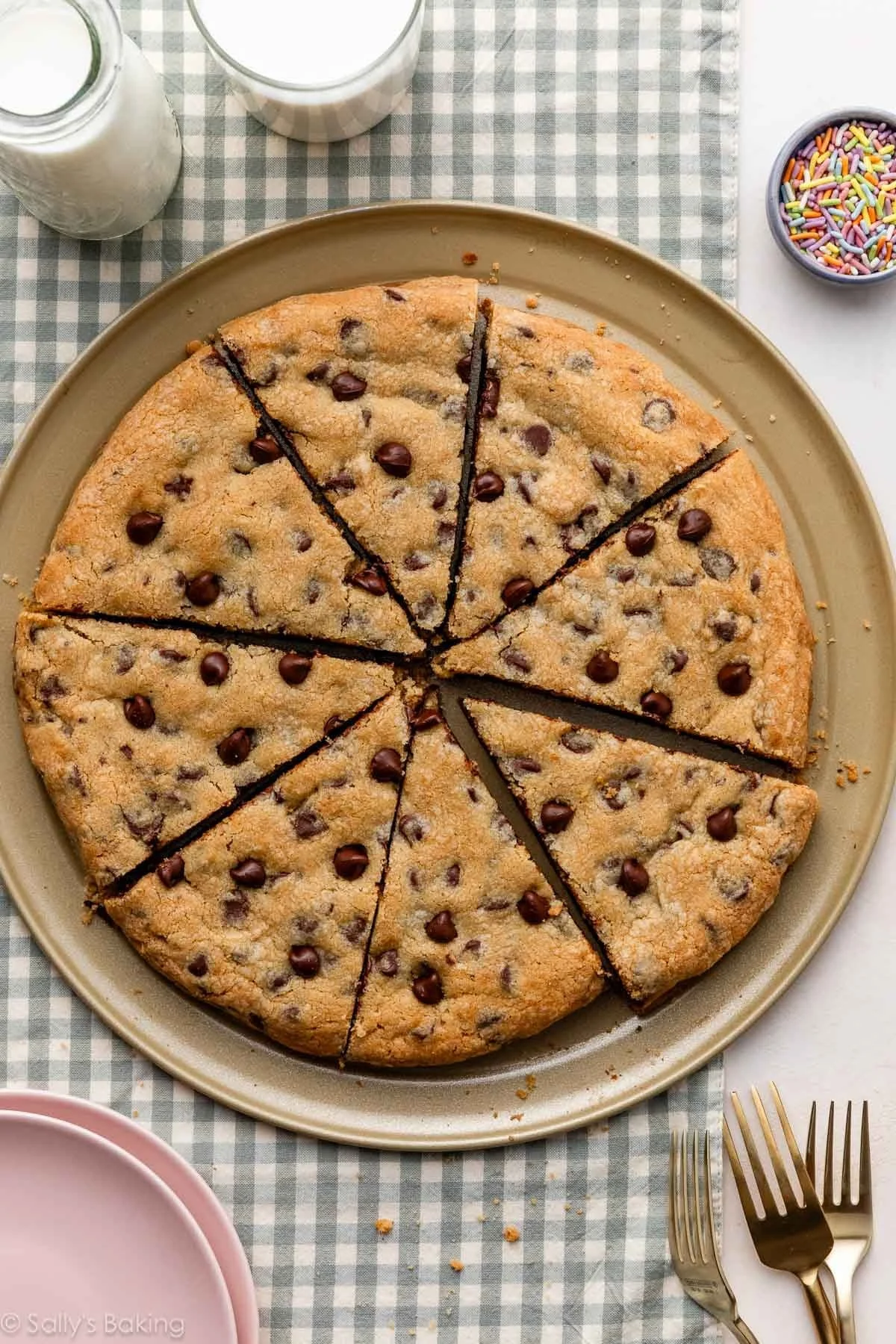 Chewy Chocolate Chip Cookie Pizza