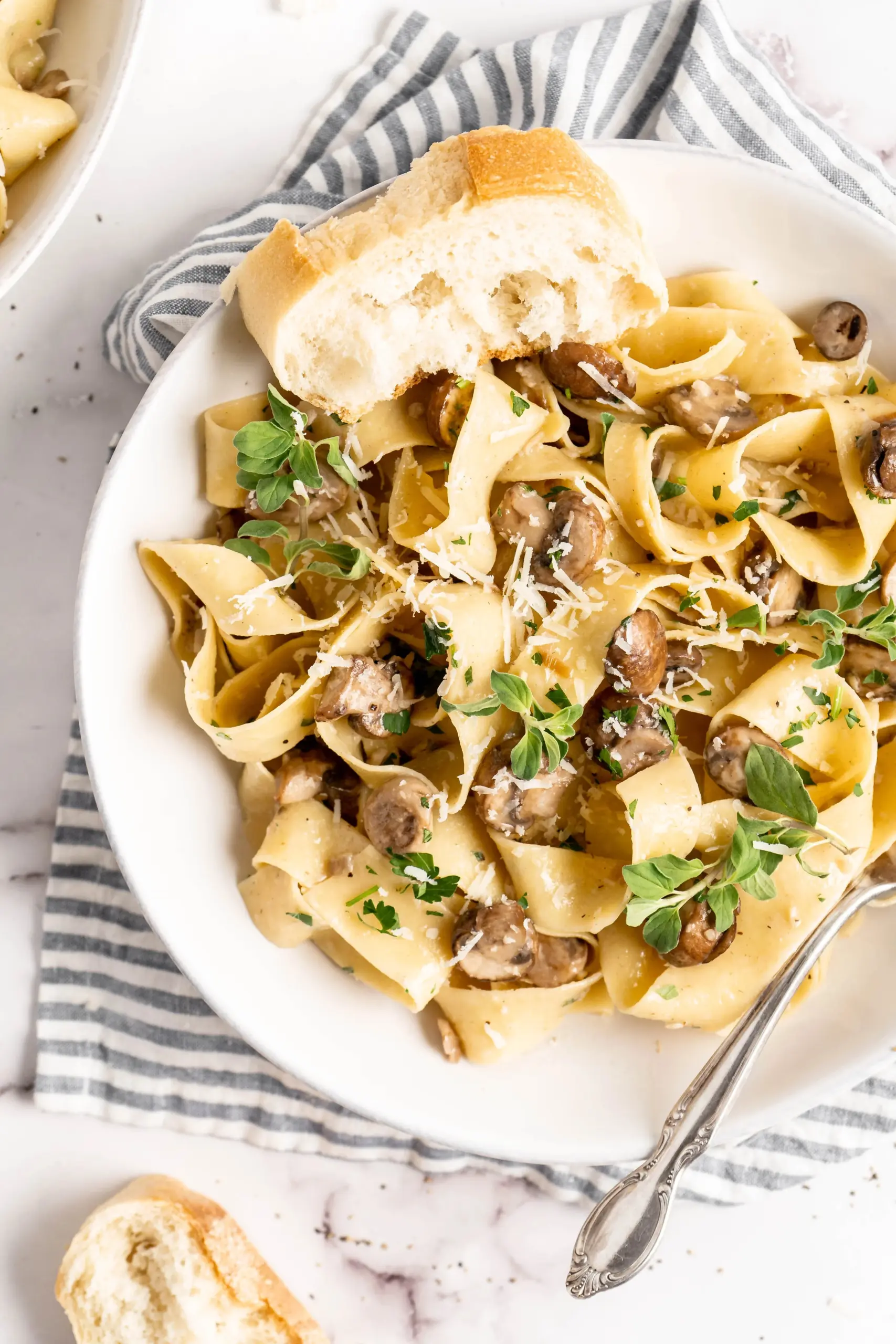 Creamy Vegan Garlic Mushroom Pasta