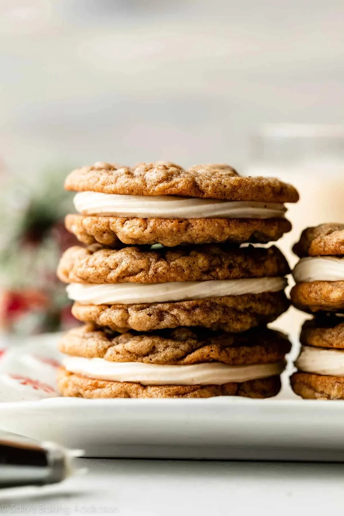 Eggnog-Spiced Oatmeal Cream Pies