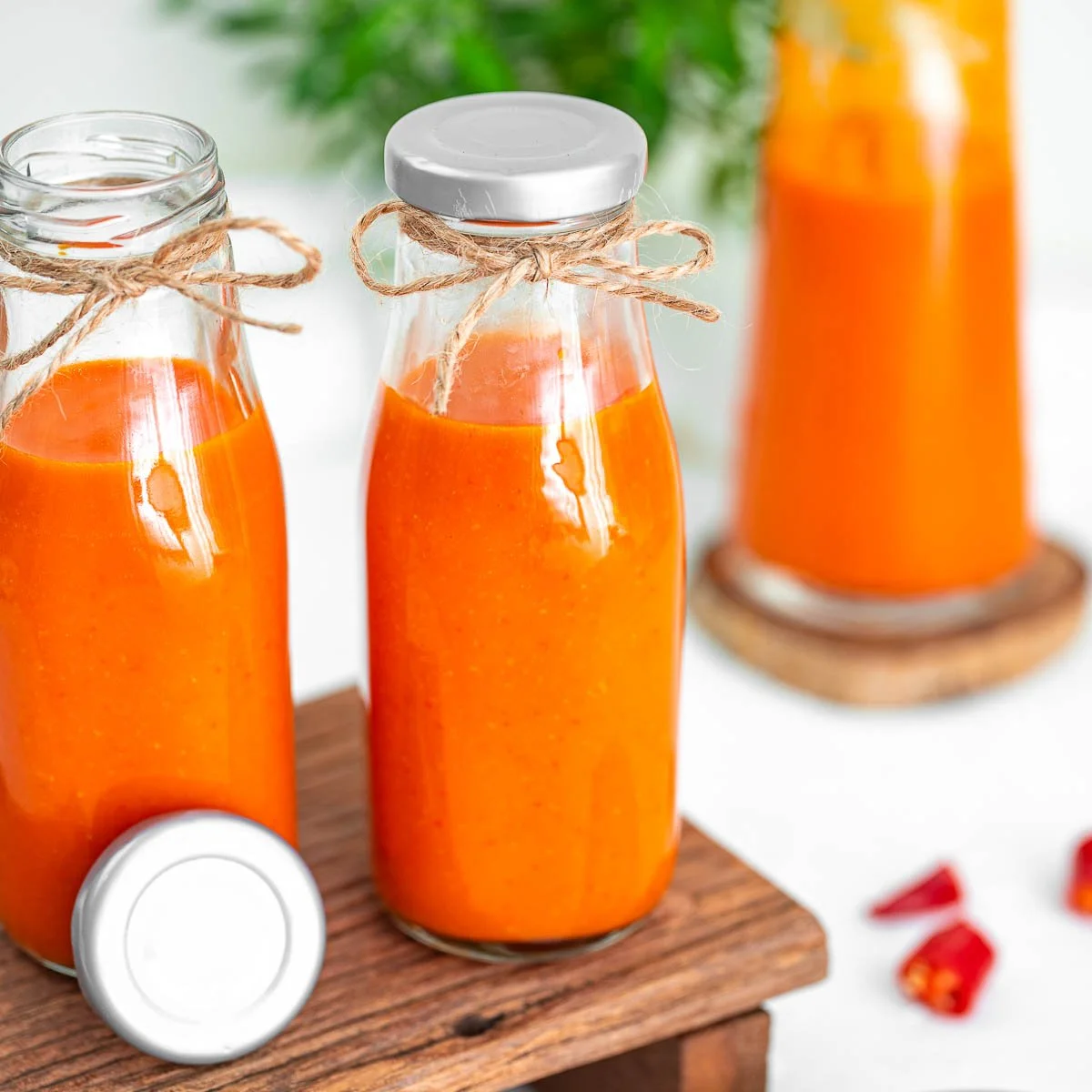 Homemade Spicy Sriracha Sauce