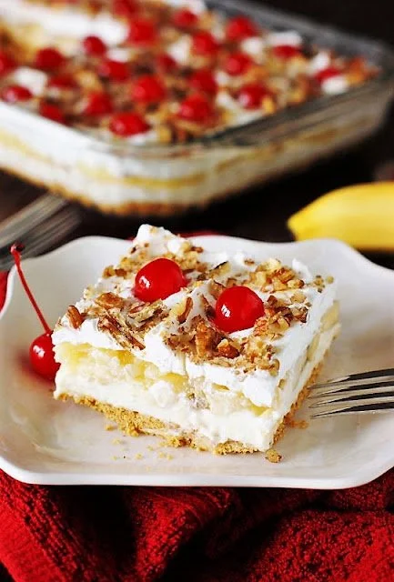 No-Bake Banana Split Cake Recipe