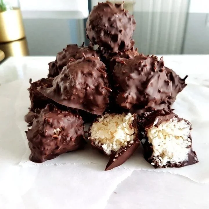 No-Bake Dark Chocolate Coconut Bites