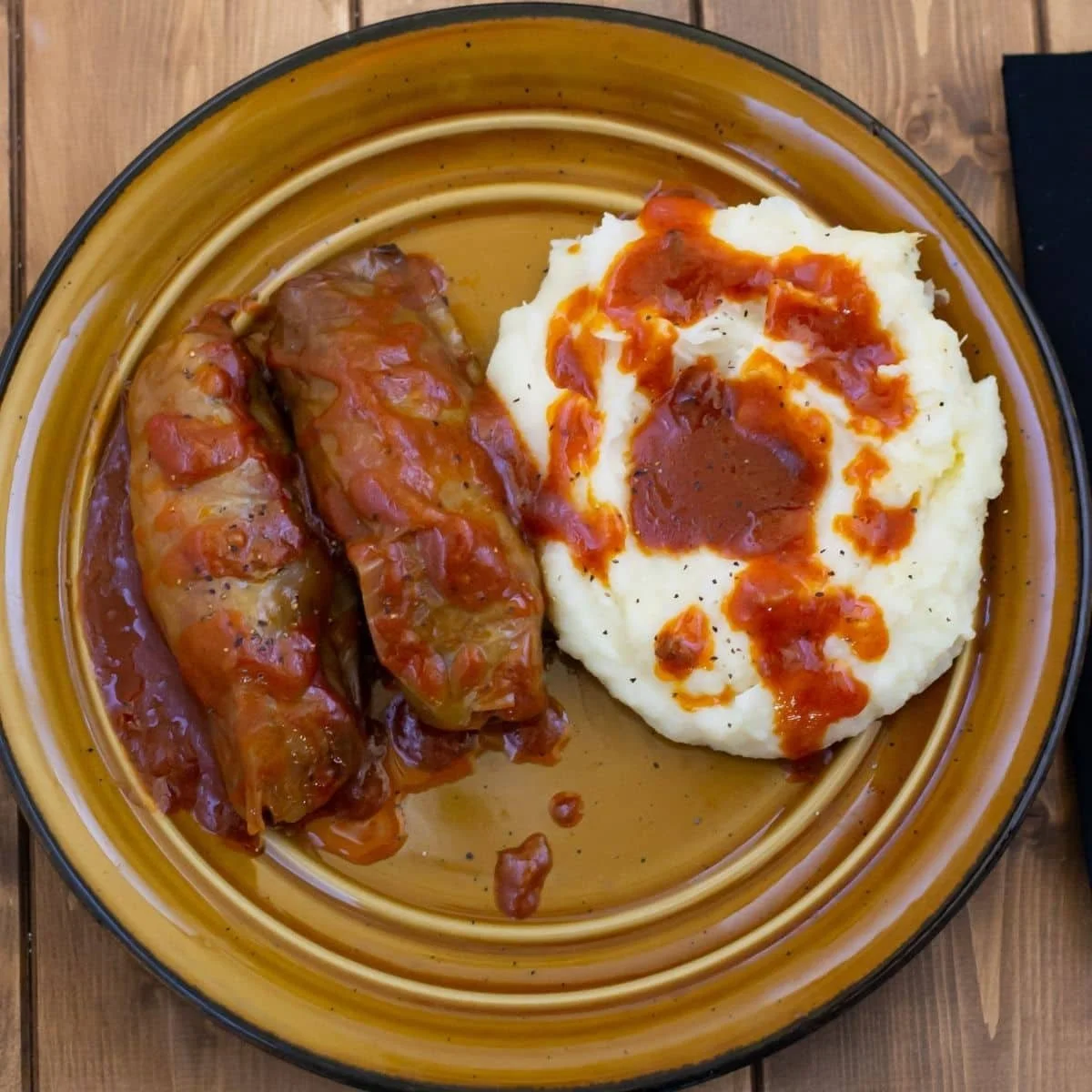 Slow Cooker Stuffed Cabbage Rolls